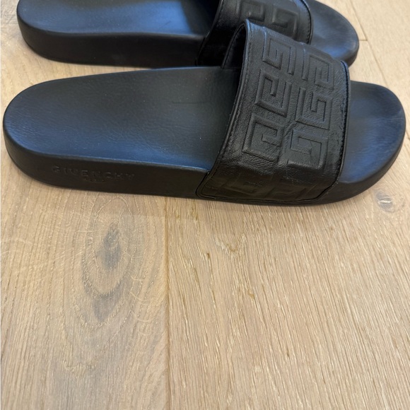 Givenchy Women’s Rubber Slides - Picture 3 of 5